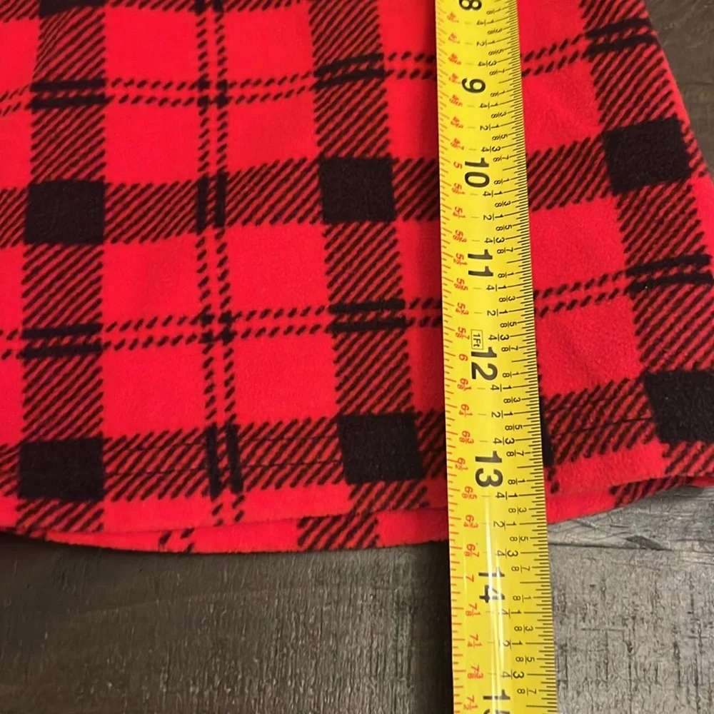 .4 tops 1 Carter's Jacket  1 Carters Vest 2 WW vests 18 months